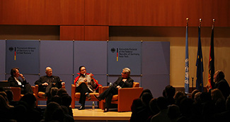 Berlin—New York Dialogues Urban Design and Memorials Panel Discussion at the German Consulate (c) 2007, Chris Lee